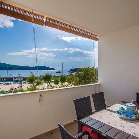 Apartment Sara - ツレス エクステリア 写真